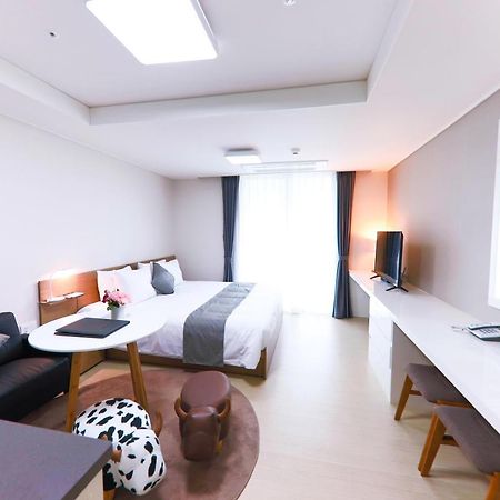 Geoje Leein Stay Hotel Ngoại thất bức ảnh