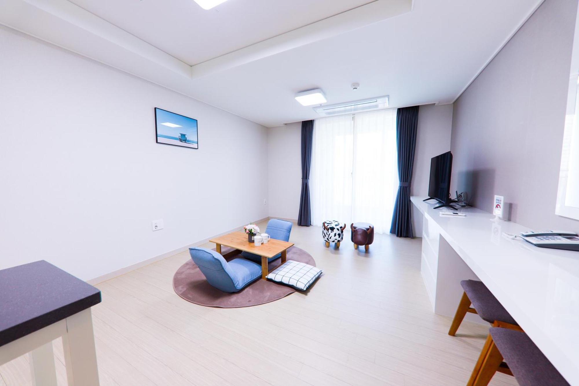Geoje Leein Stay Hotel Ngoại thất bức ảnh